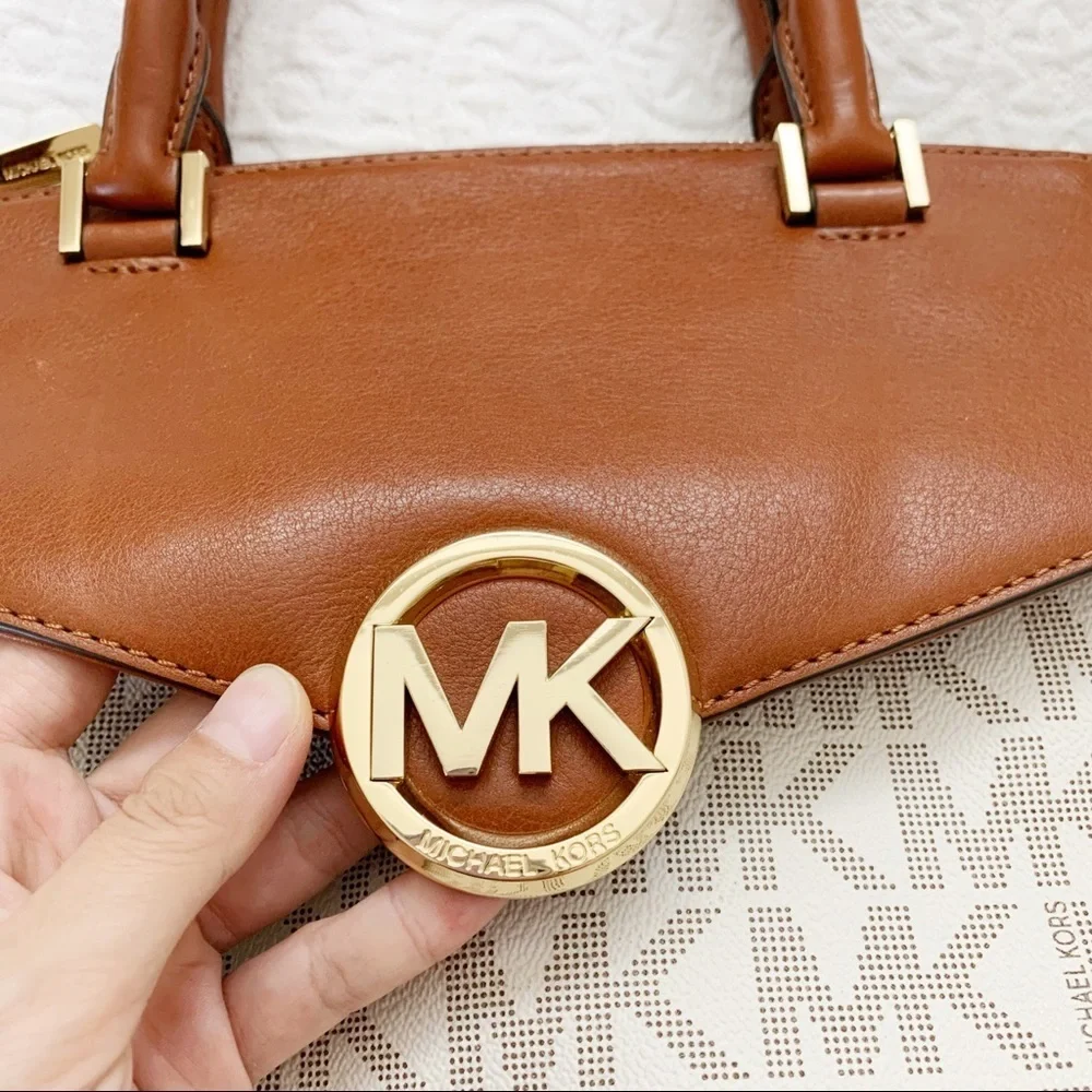 Michael Kors Hudson Satchel, Signature Logo Vanilla /‎ Acorn